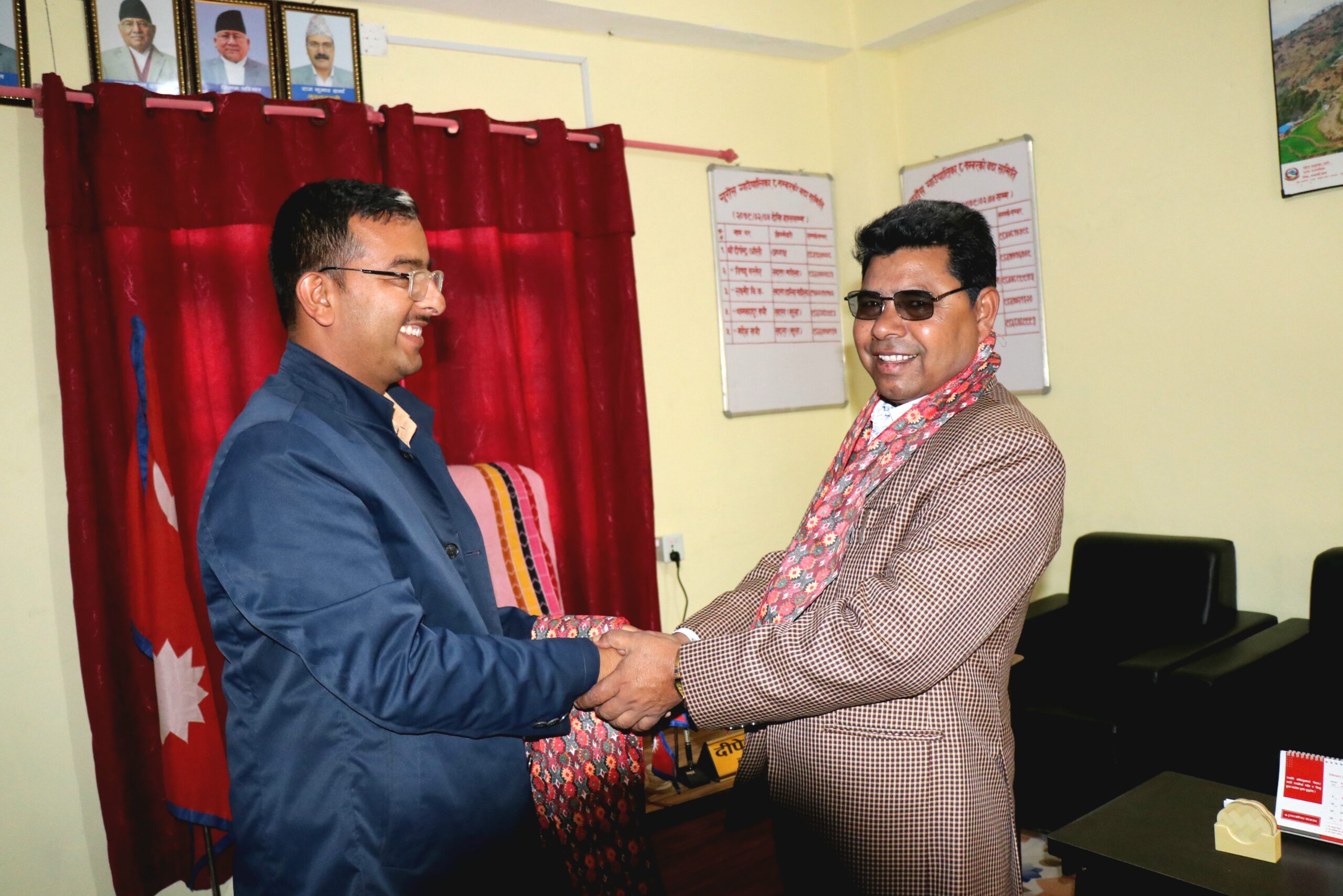 माननीय पार्कीलाई स्वागत गर्दा